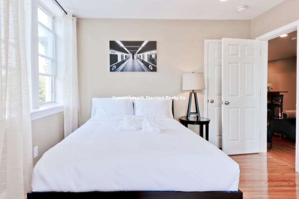 68 Egmont St, Coolidge Corner