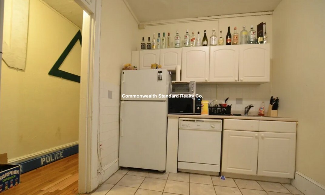 74 Egmont St, Coolidge Corner