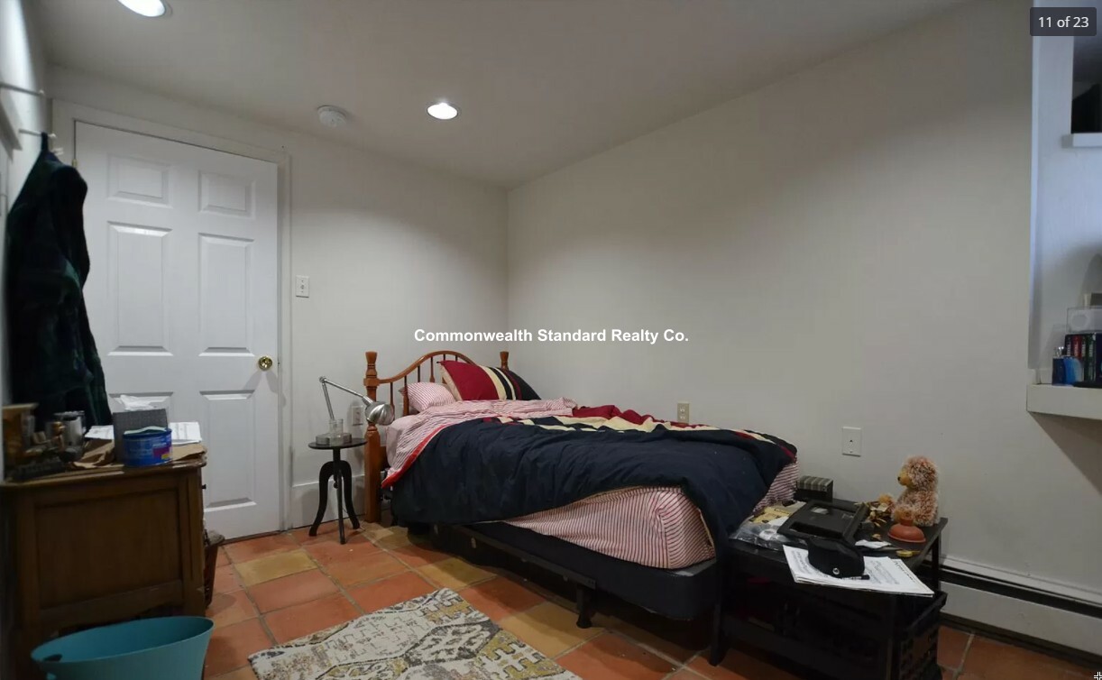 86 Linden St, Allston