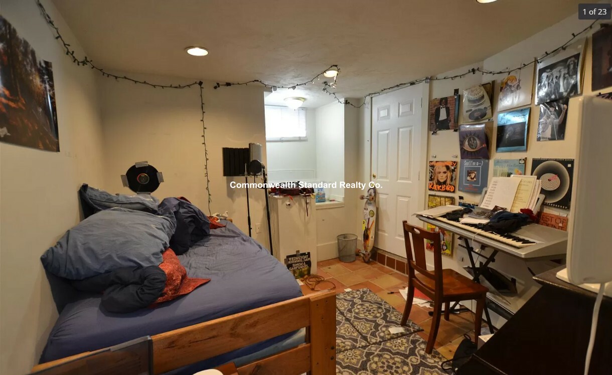 86 Linden St, Allston