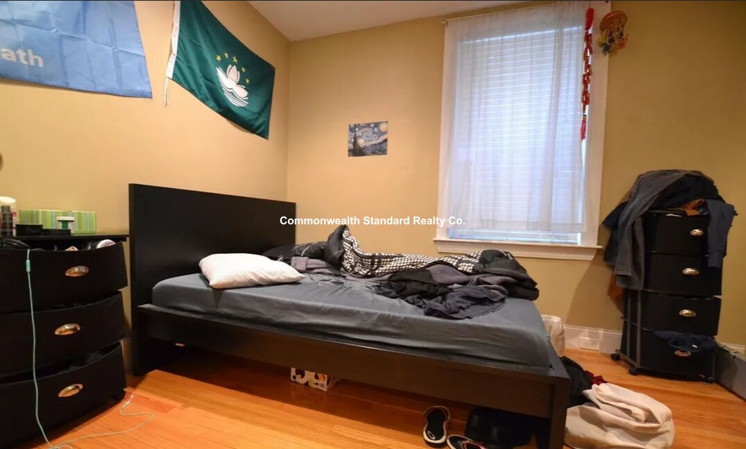 60 Egmont St, Coolidge Corner