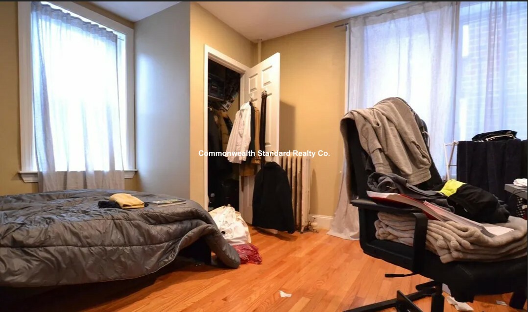 60 Egmont St, Coolidge Corner