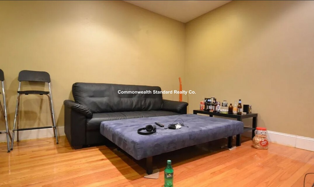 60 Egmont St, Coolidge Corner