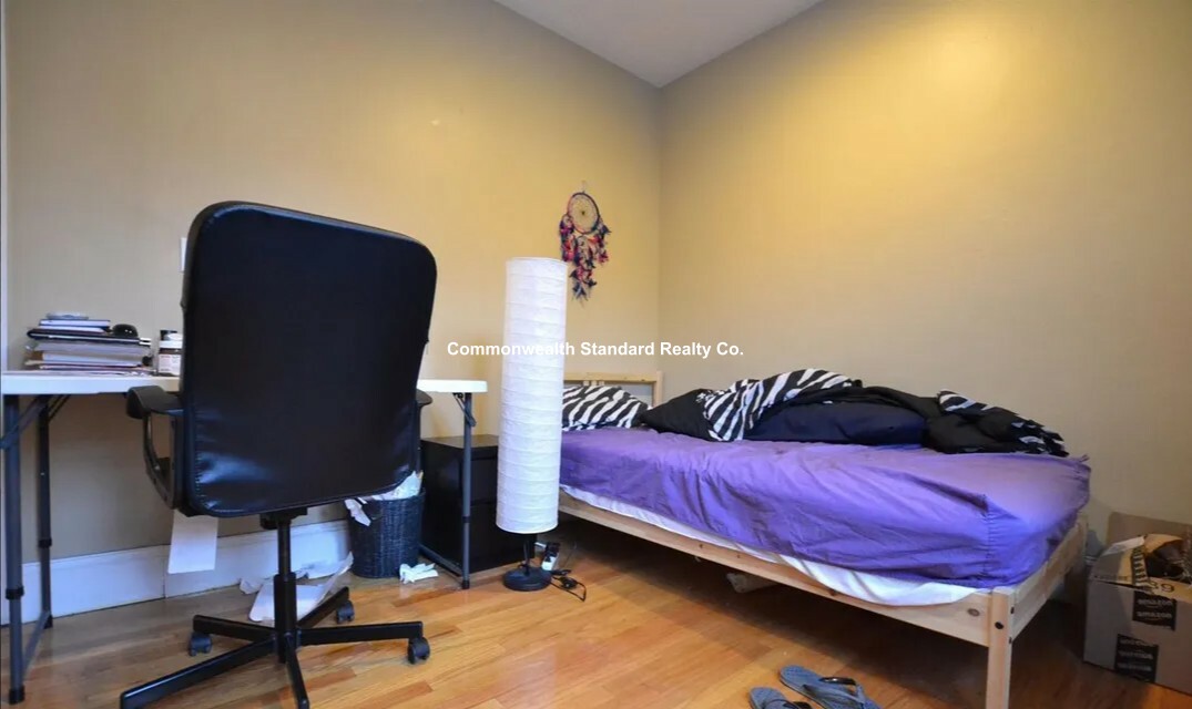 60 Egmont St, Coolidge Corner