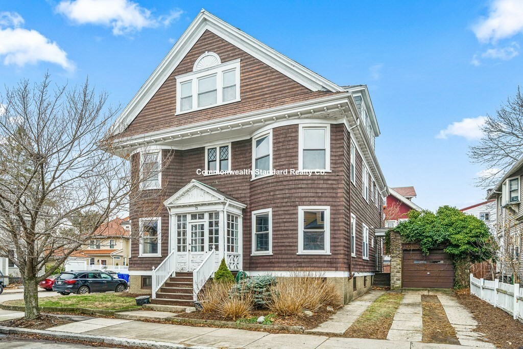6 bed, 2 bath apartment for rent at 73 Halifax St Unit 2, Jamaica Plain — photo 12 of 14