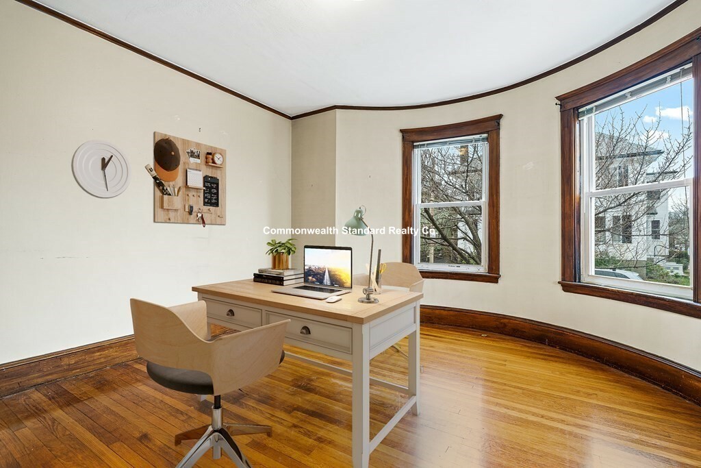 6 bed, 2 bath apartment for rent at 73 Halifax St Unit 2, Jamaica Plain — photo 6 of 14