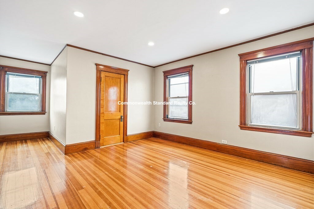 6 bed, 2 bath apartment for rent at 73 Halifax St Unit 2, Jamaica Plain — photo 11 of 14