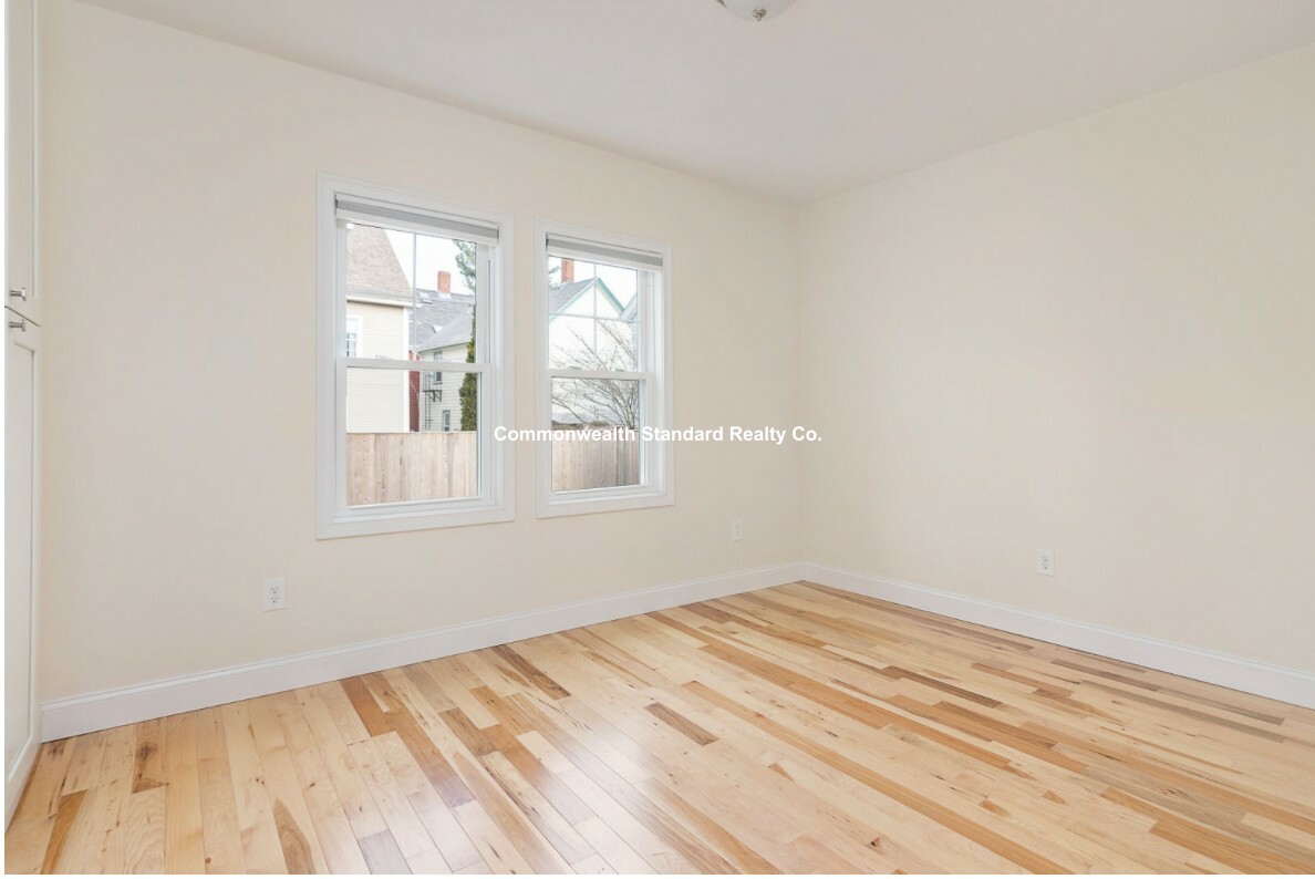 58 Boynton, Jamaica Plain