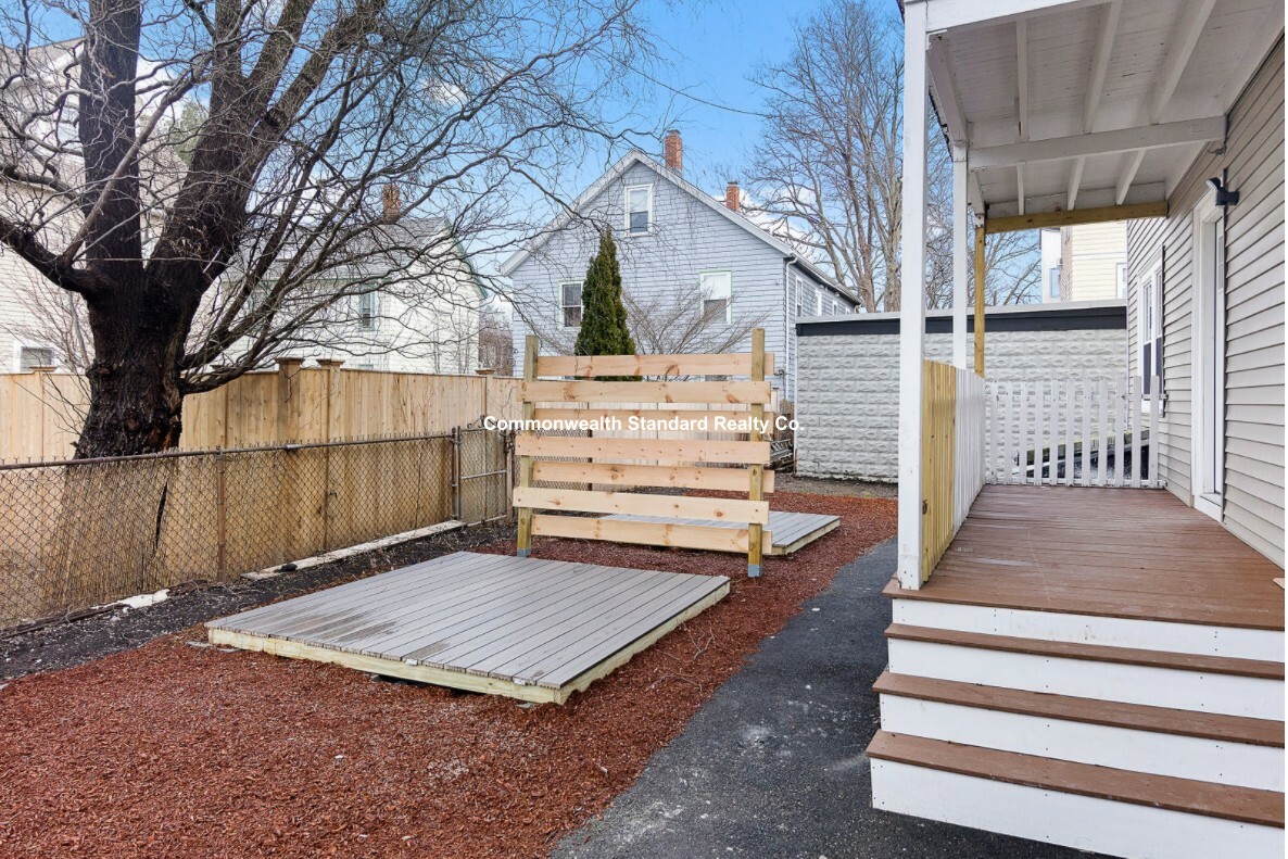 58 Boynton St, Jamaica Plain