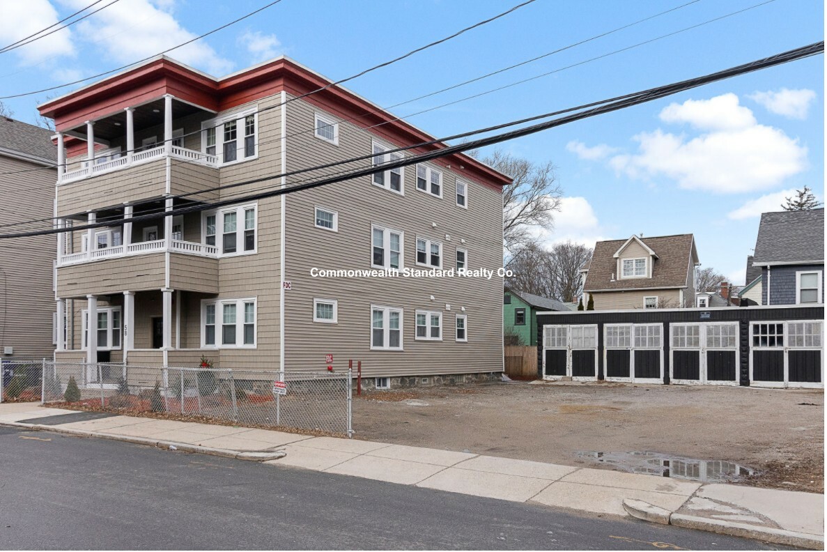 58 Boynton St, Jamaica Plain