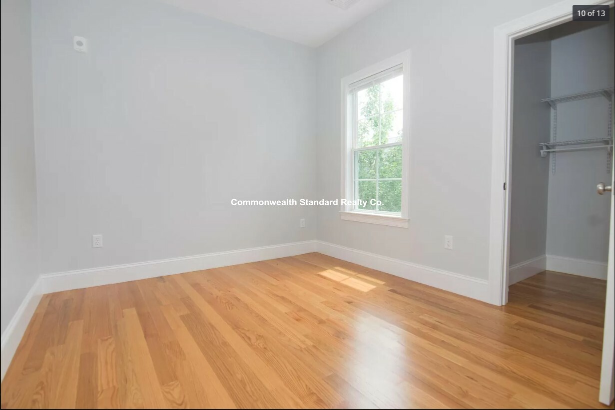 8 Islington St, Allston