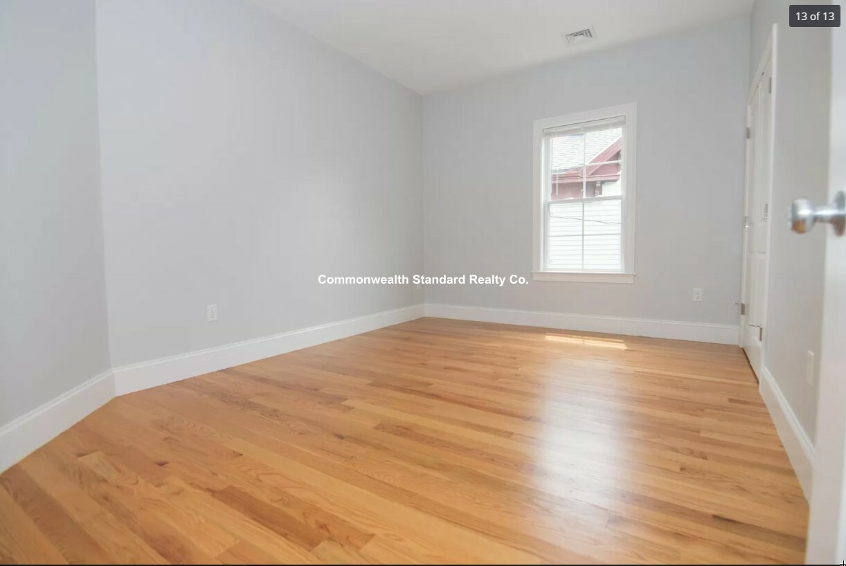 8 Islington St, Allston