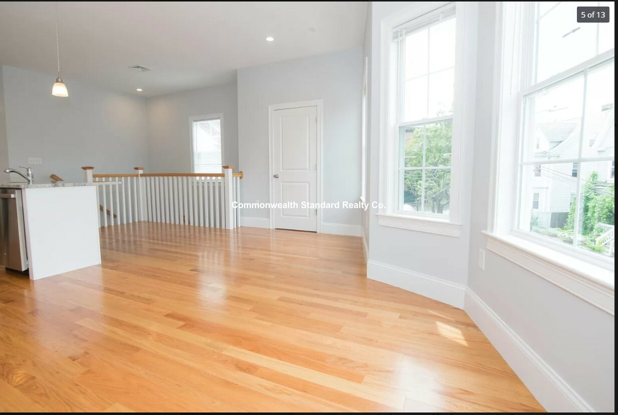 8 Islington St, Allston