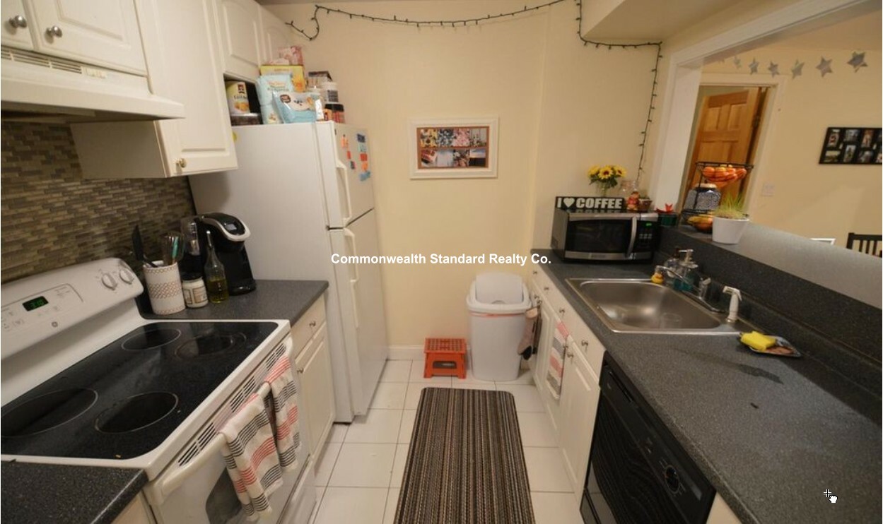 94 Pleasant St, Coolidge Corner