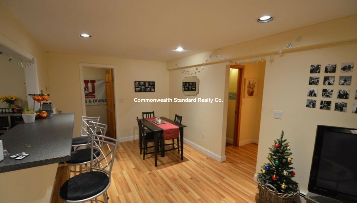 94 Pleasant St, Coolidge Corner