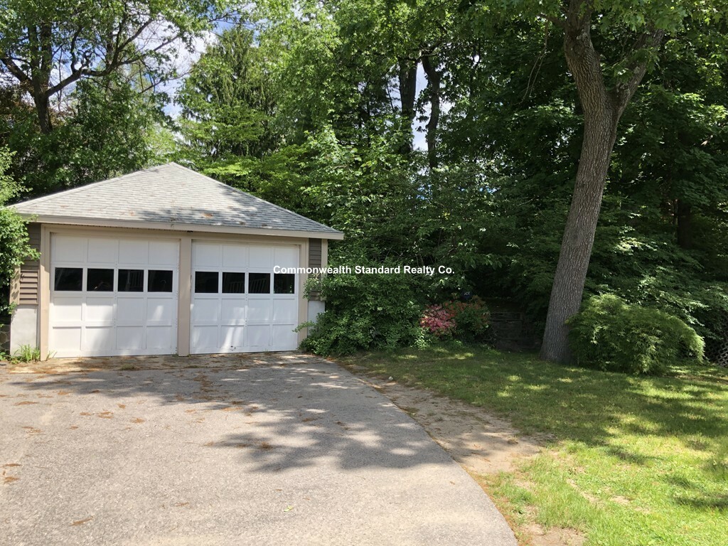 15 Hillside Rd, Newton