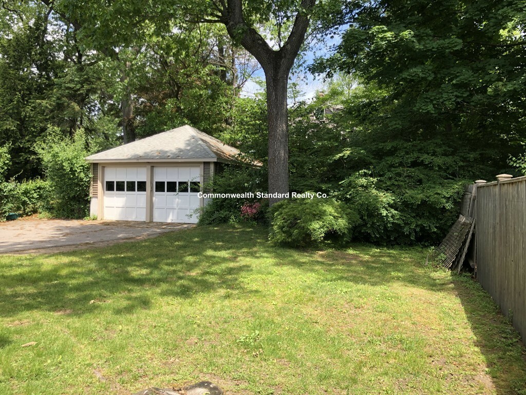 15 Hillside Rd, Newton