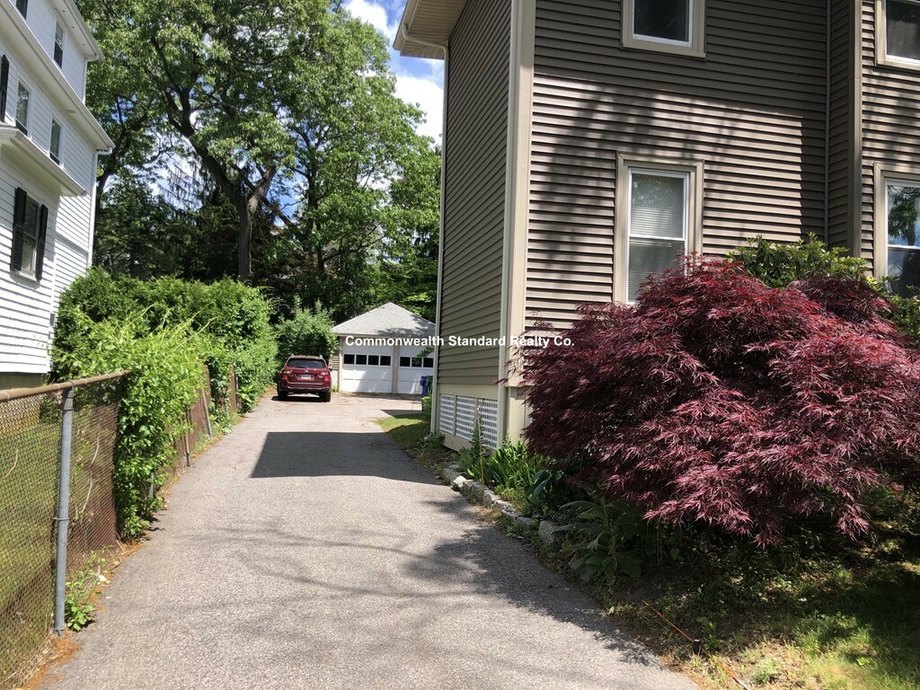 15 Hillside Rd, Newton