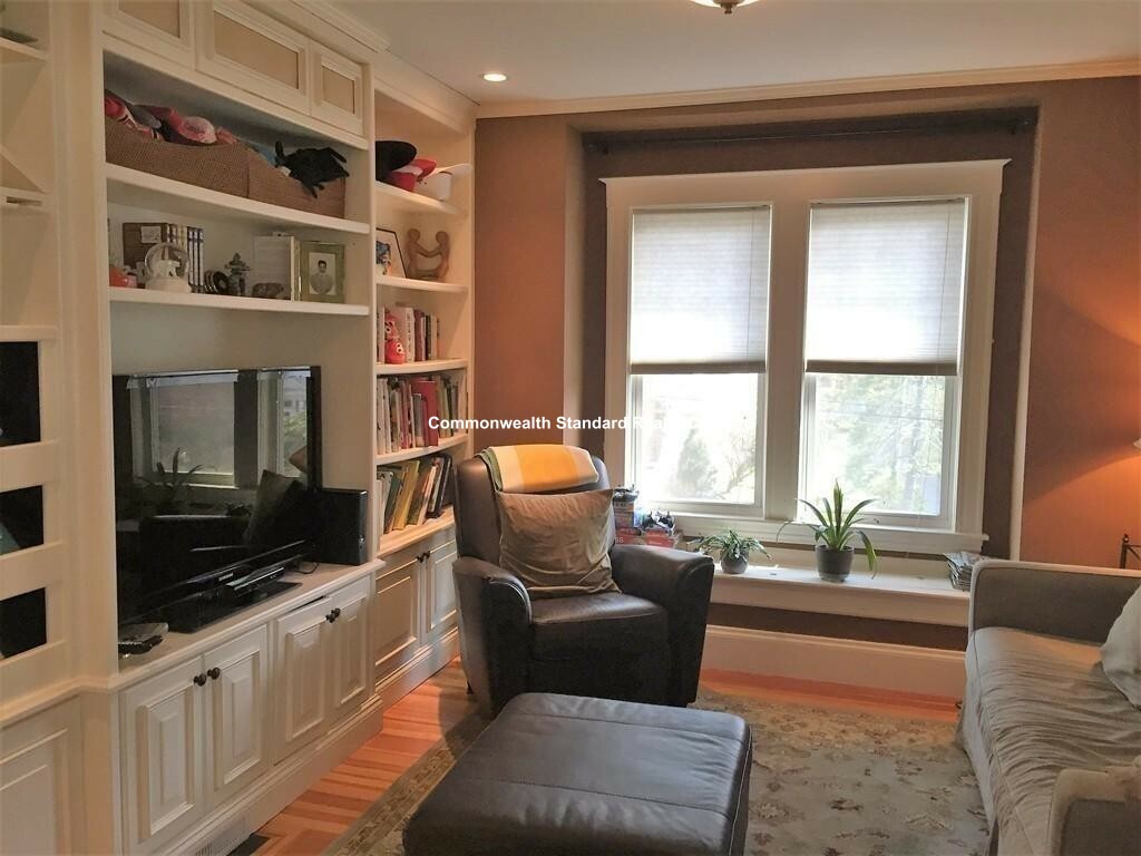 15 Hillside Rd, Newton