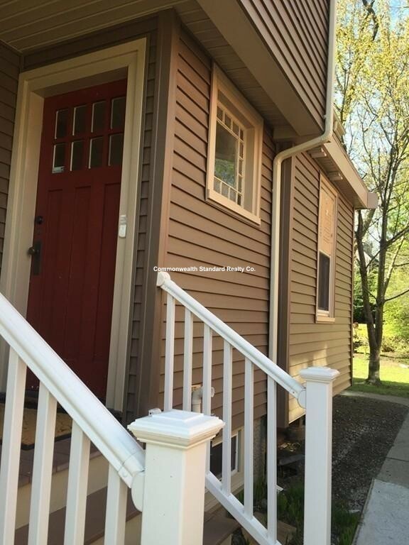 15 Hillside Rd, Newton