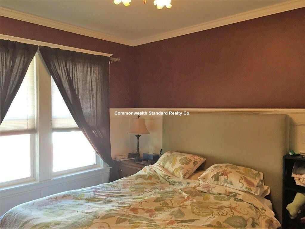 15 Hillside Rd, Newton