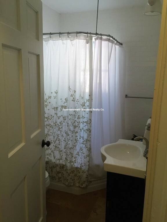 15 Hillside Rd, Newton