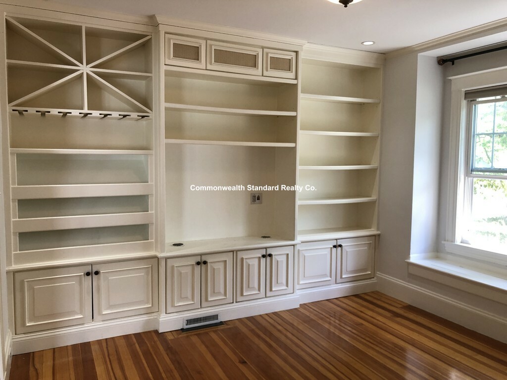 15 Hillside Rd, Newton