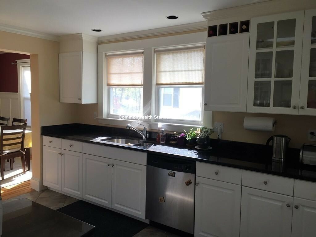 15 Hillside Rd, Newton