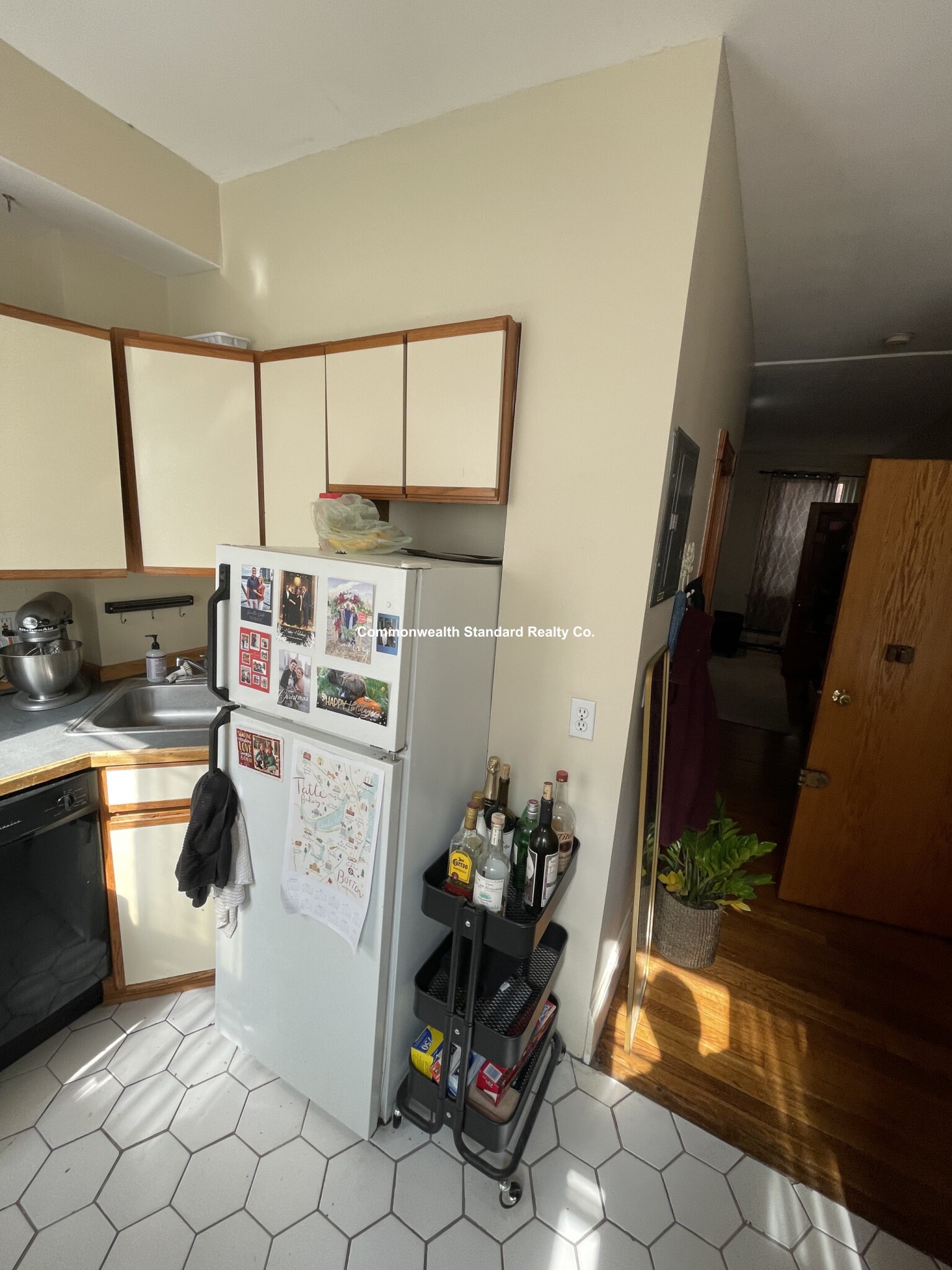 2 bed, 1 bath apartment for rent at 41 Garden St Unit 4, Beacon Hill — photo 8 of 16