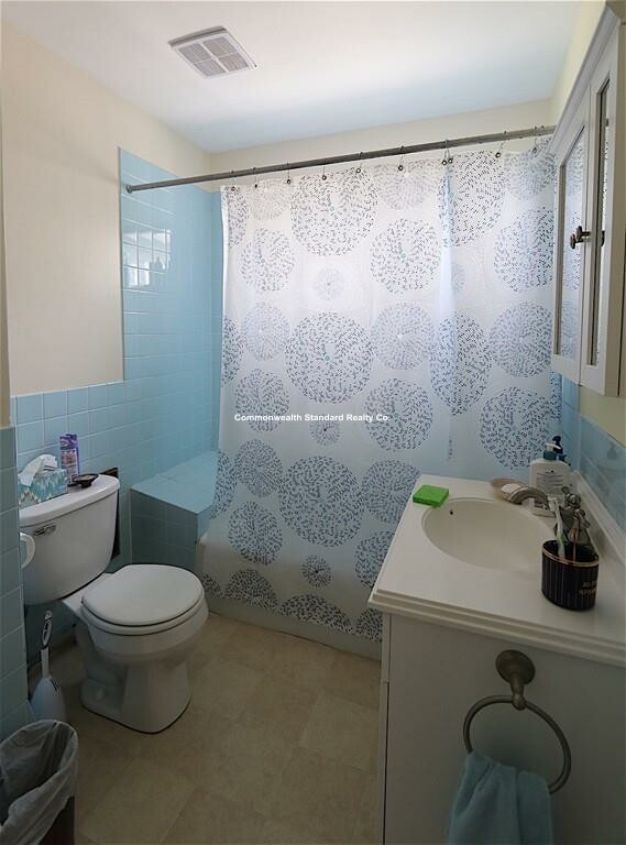 2 bed, 1 bath apartment for rent at 33 Alveston St Unit 2, Jamaica Plain — photo 8 of 9
