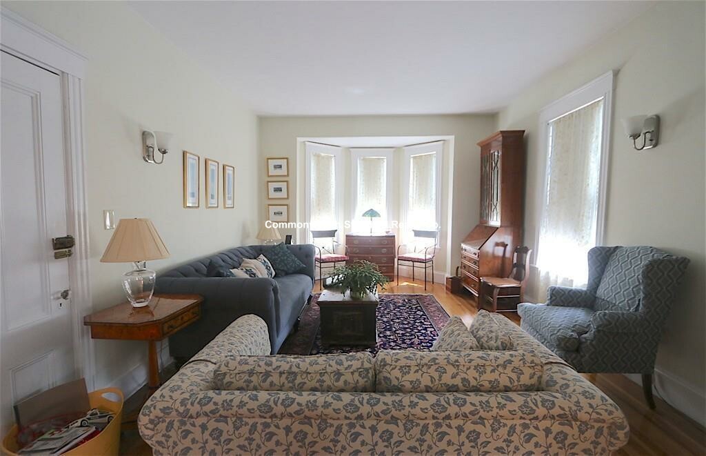 2 bed, 1 bath apartment for rent at 33 Alveston St Unit 2, Jamaica Plain — photo 4 of 9