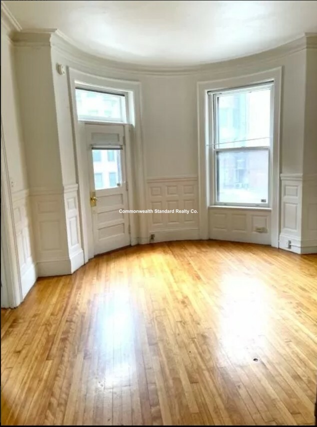 174 Bay State Rd, Fenway