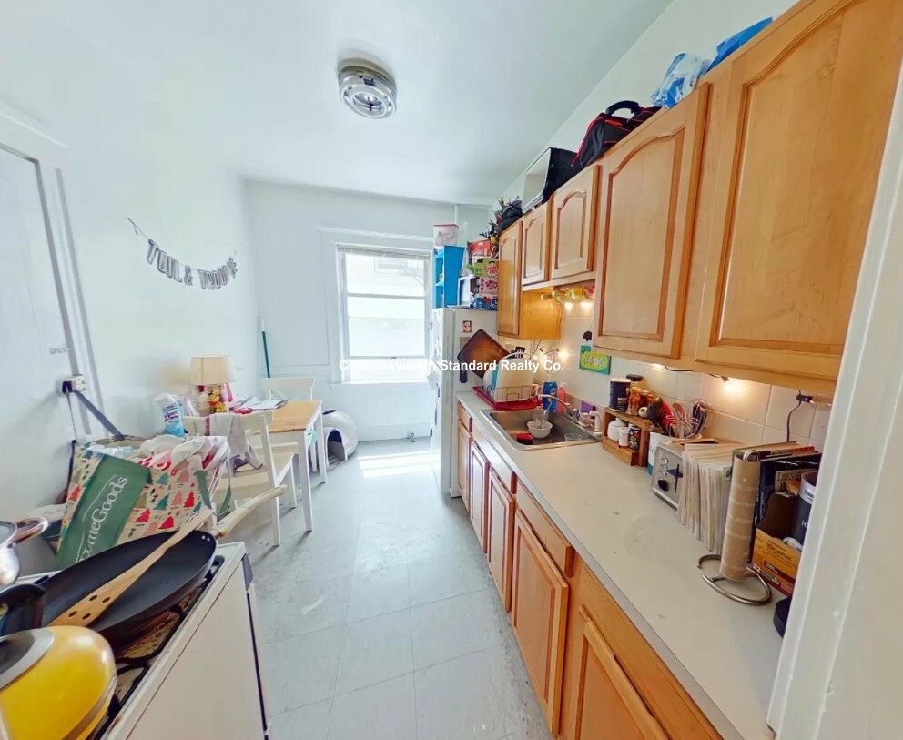 2 bed, 2 bath apartment for rent at 15 Melvin Ave Unit 4, Brighton — photo 2 of 9