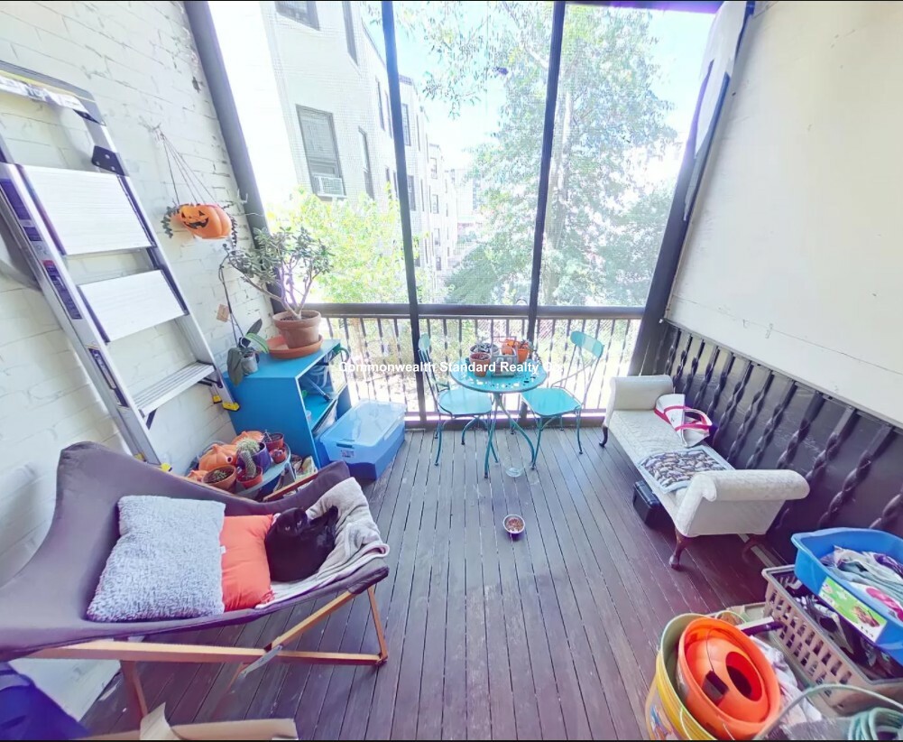 2 bed, 2 bath apartment for rent at 15 Melvin Ave Unit 4, Brighton — photo 8 of 9