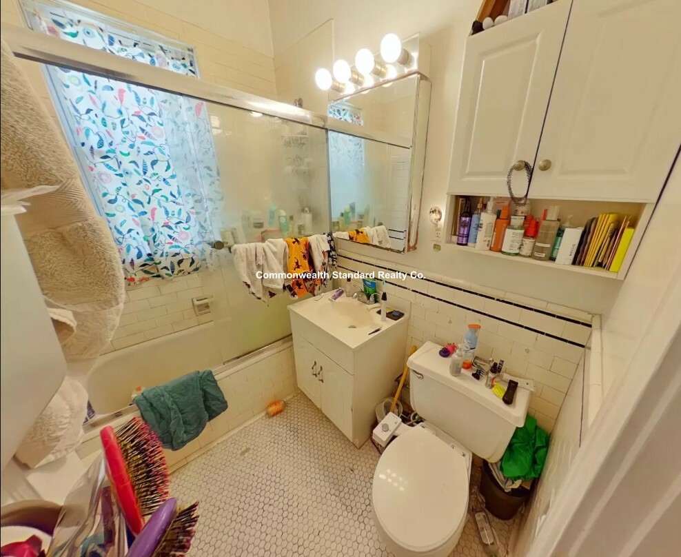 2 bed, 2 bath apartment for rent at 15 Melvin Ave Unit 4, Brighton — photo 9 of 9