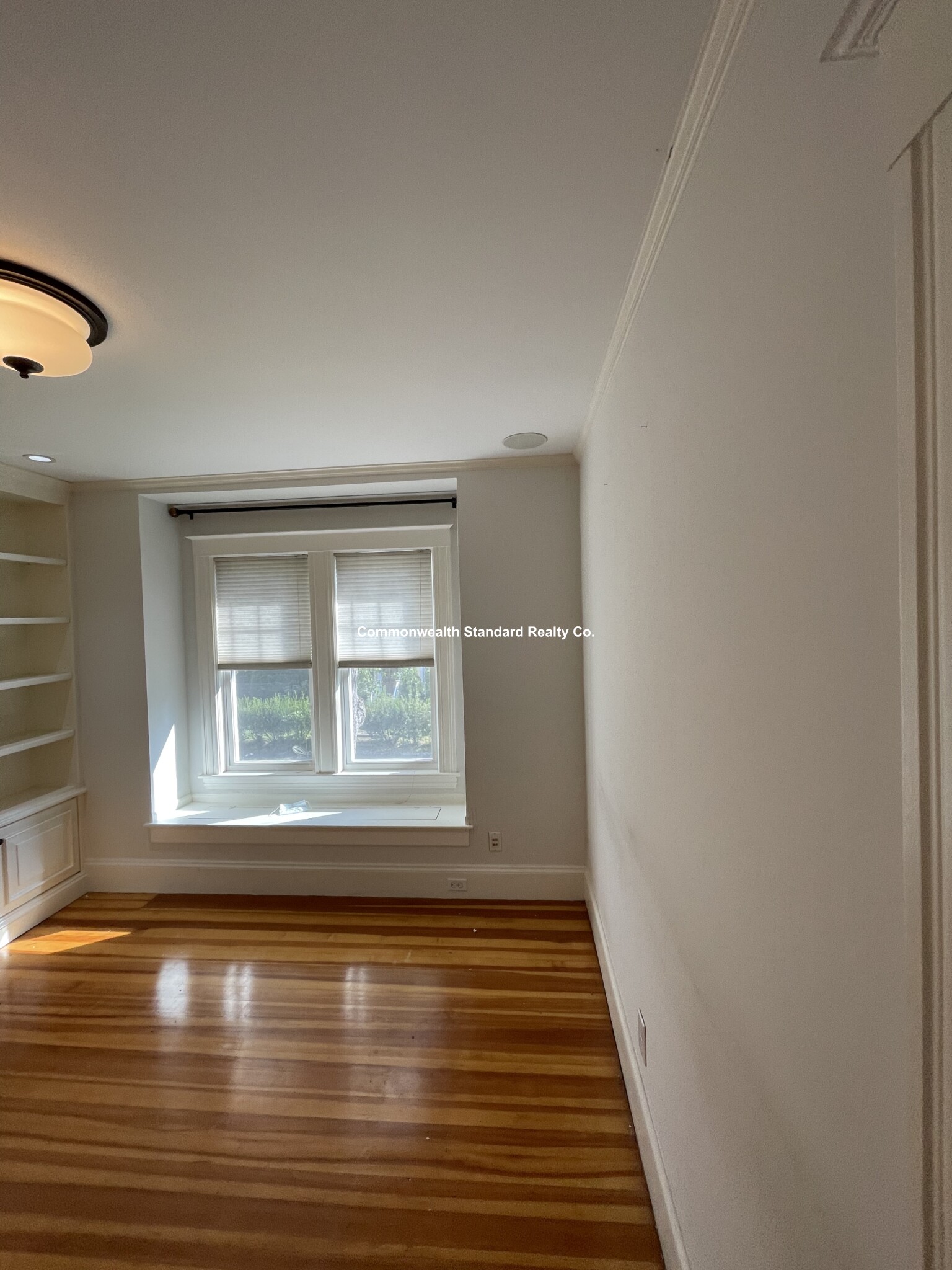 15 Hillside Rd, Newton