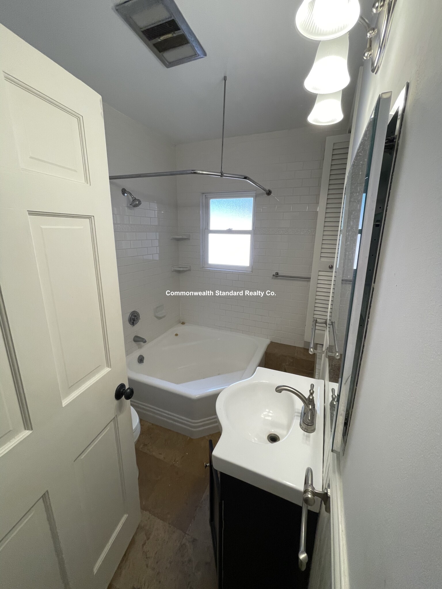 15 Hillside Rd, Newton