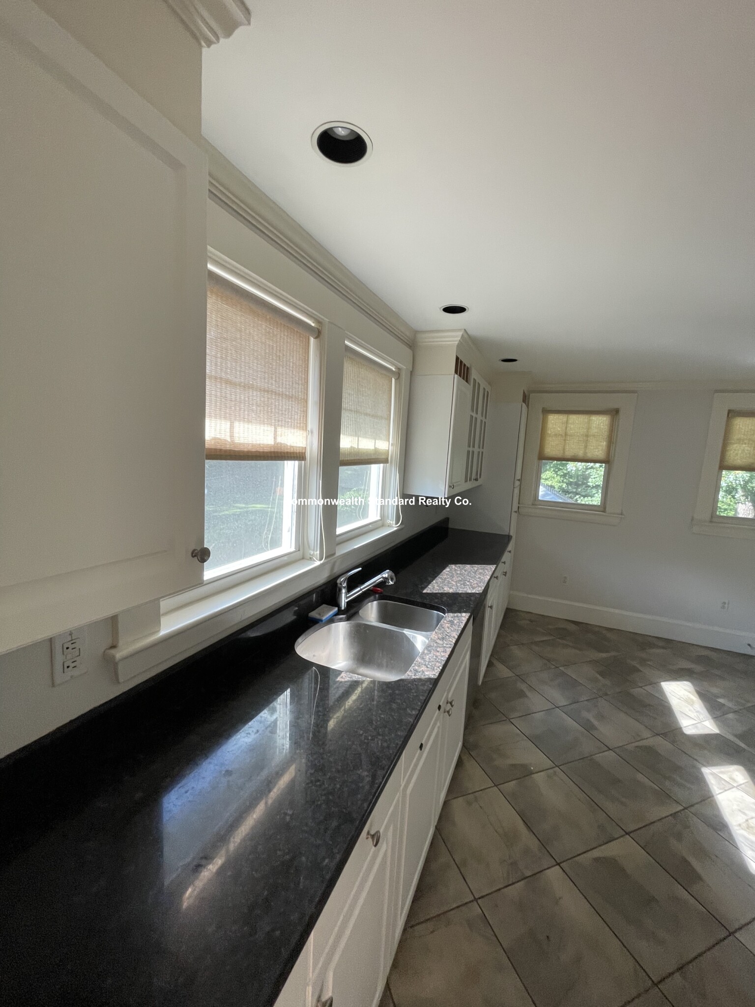 15 Hillside Rd, Newton