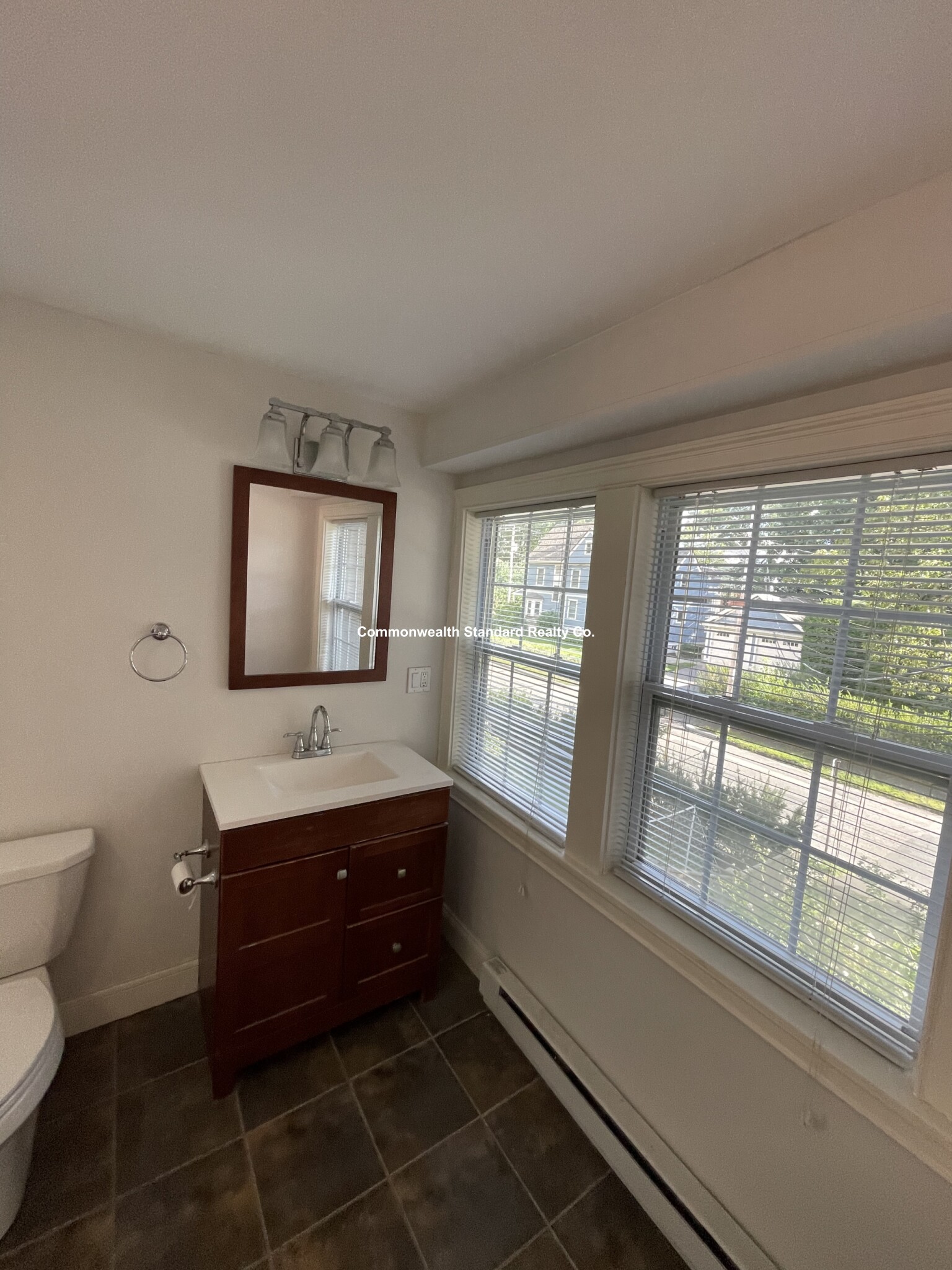 15 Hillside Rd, Newton
