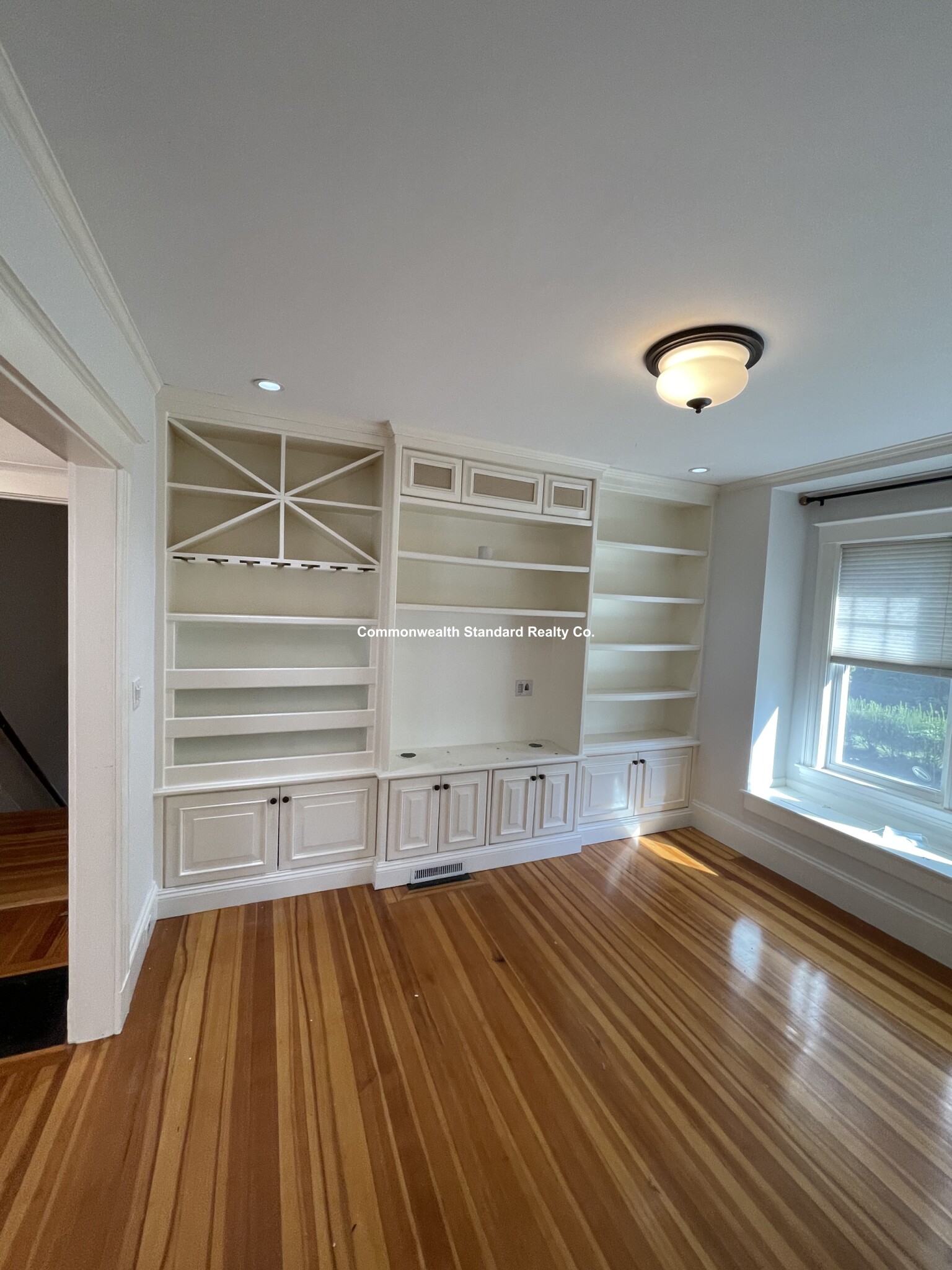 15 Hillside Rd, Newton