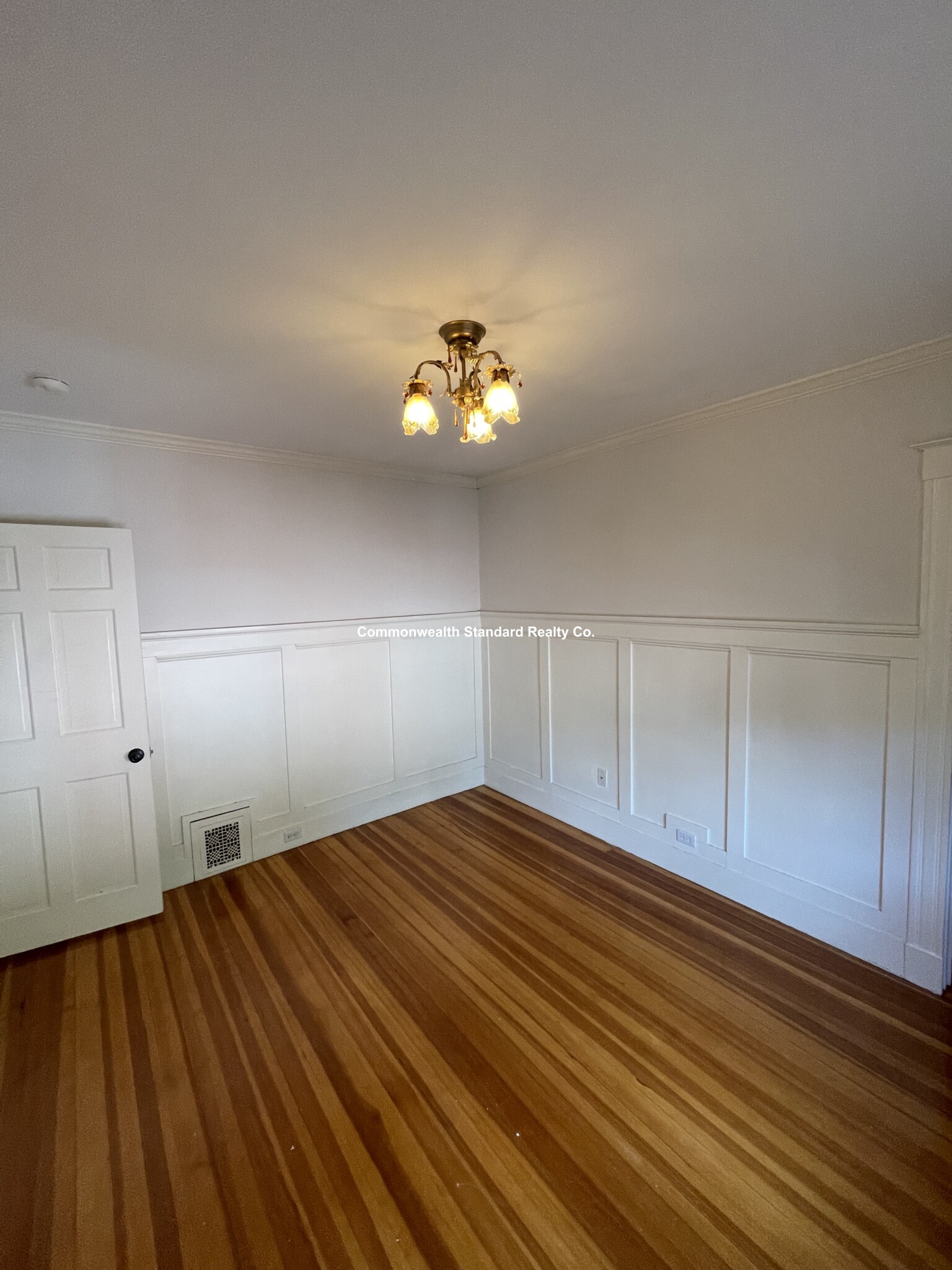 15 Hillside Rd, Newton