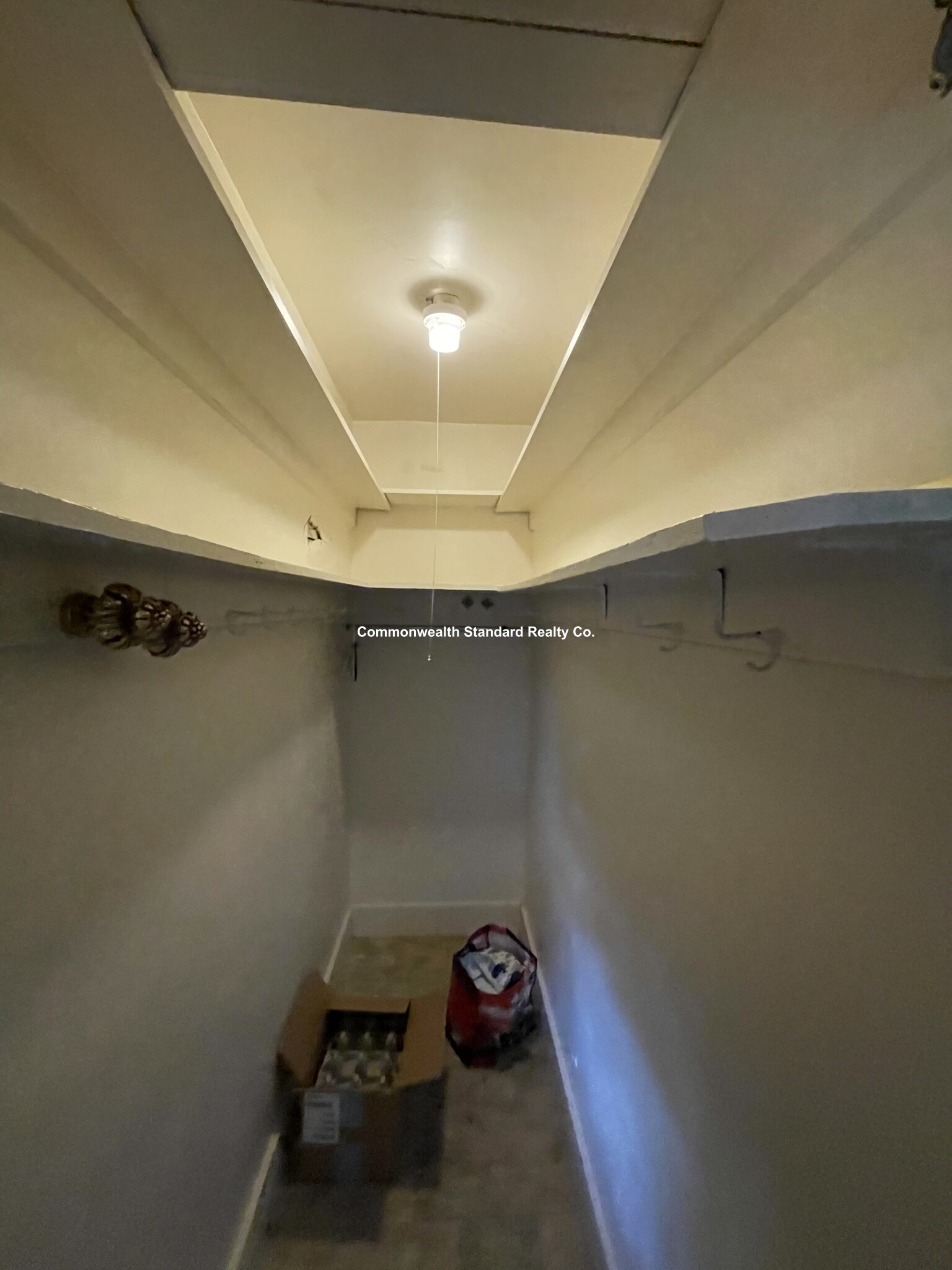 15 Hillside Rd, Newton