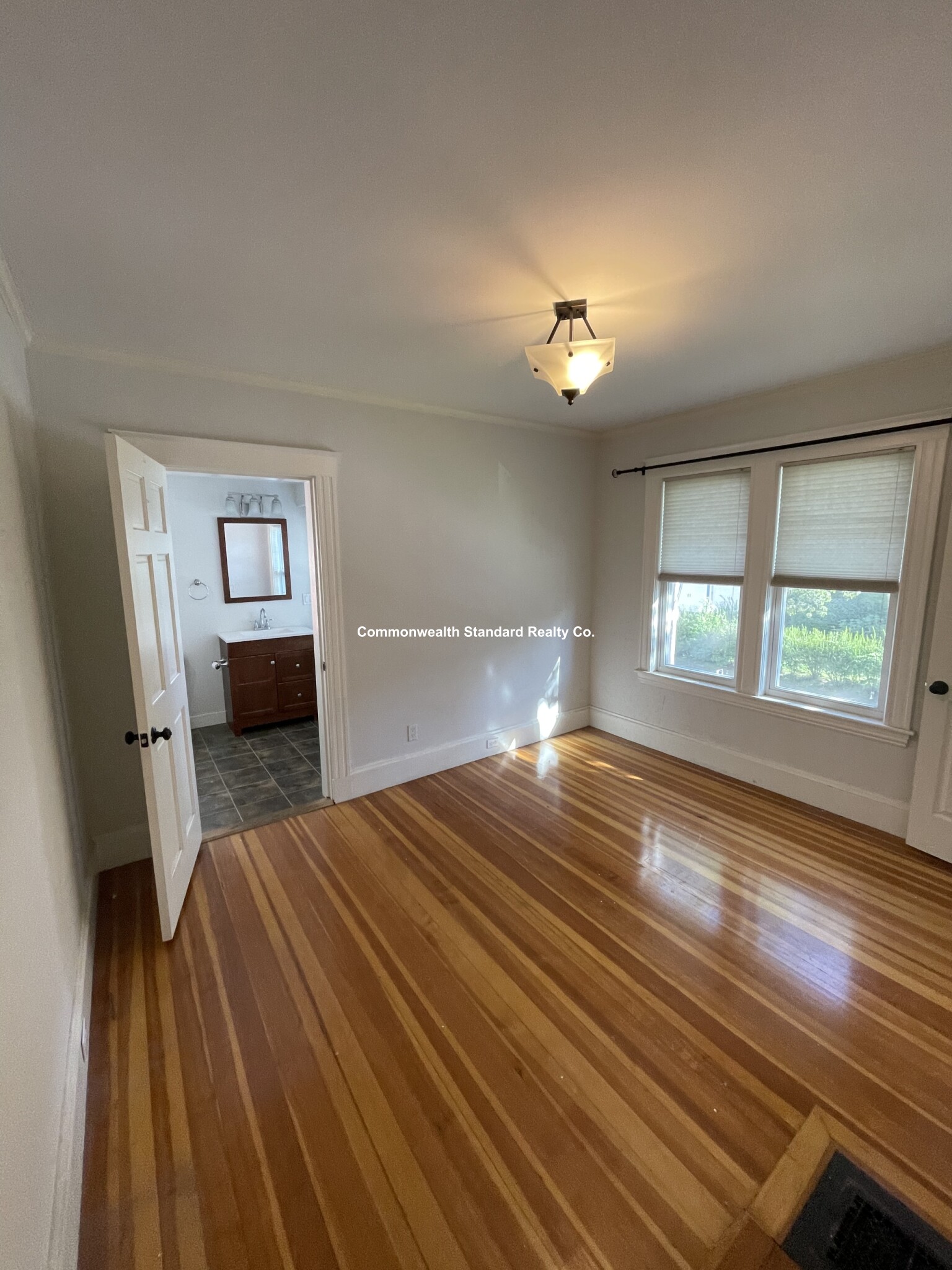 15 Hillside Rd, Newton