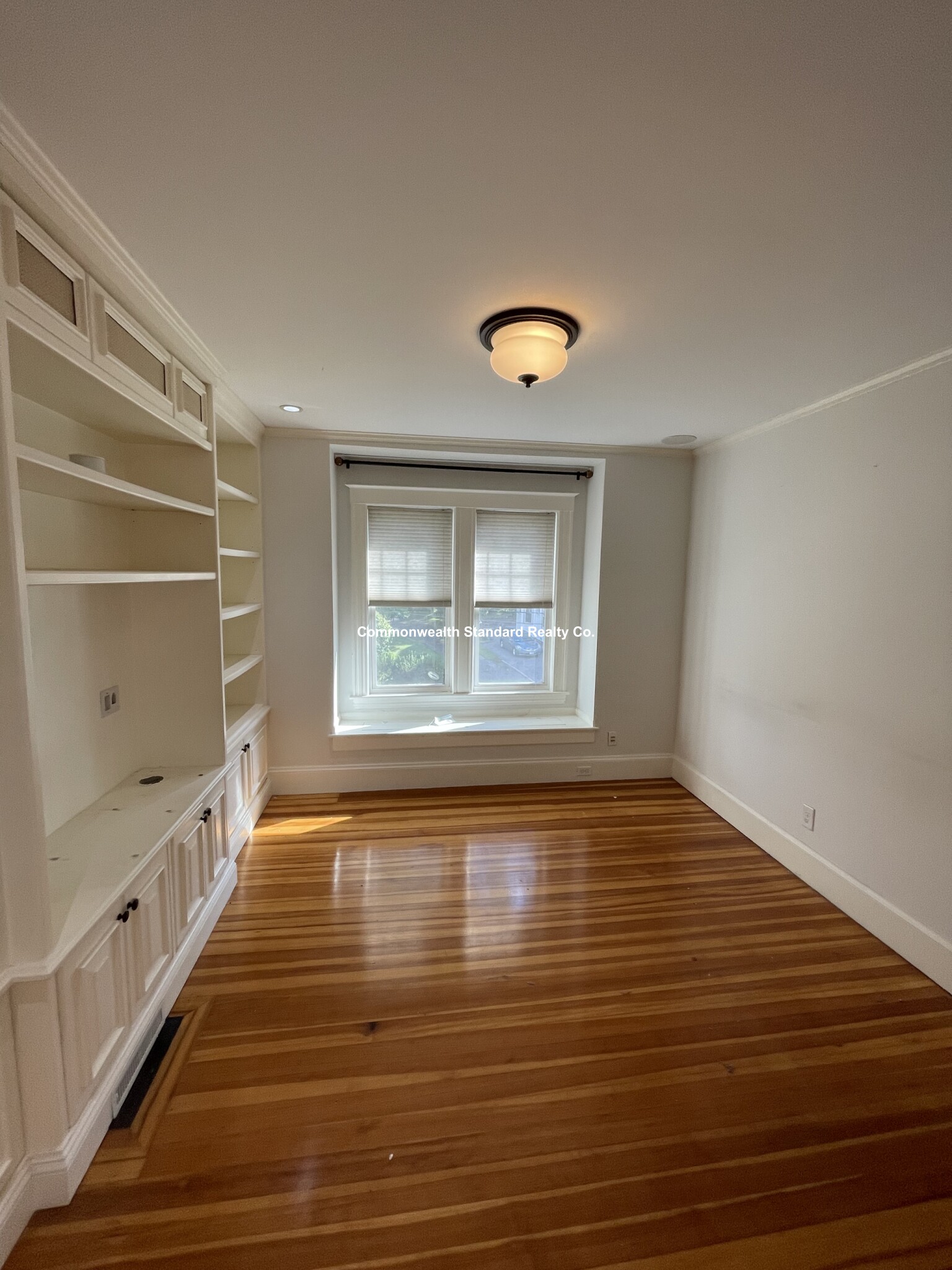 15 Hillside Rd, Newton