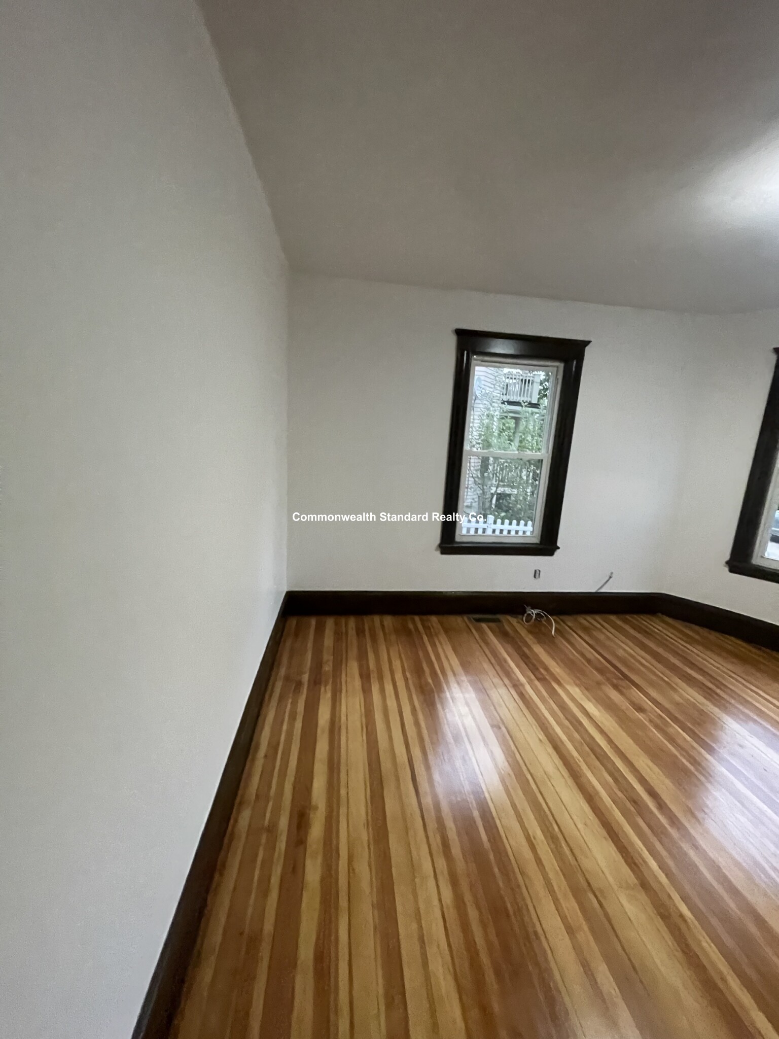 3 bed, 1 bath apartment for rent at 10 Pondview Ave Unit 1, Jamaica Plain — photo 5 of 50