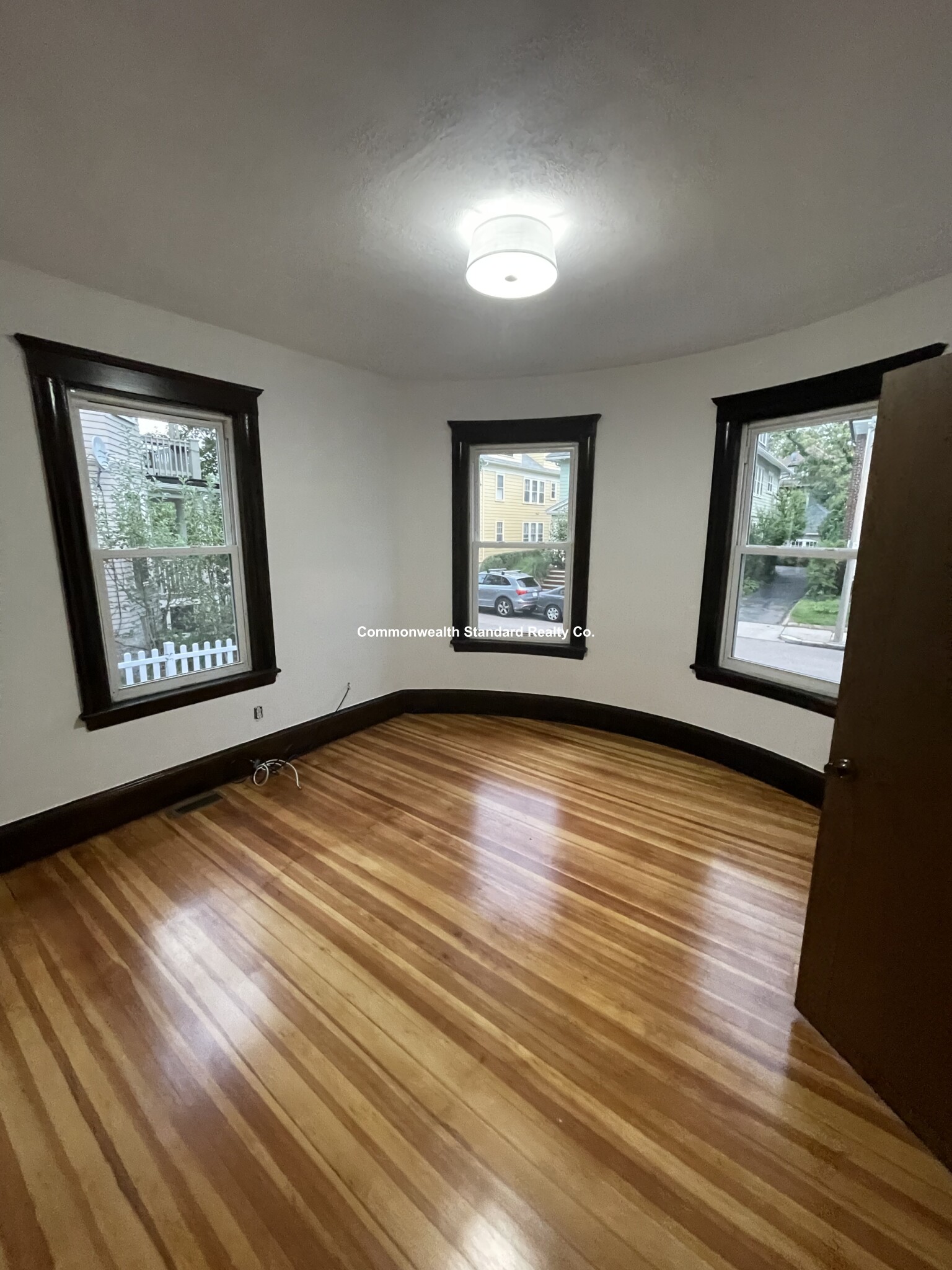 3 bed, 1 bath apartment for rent at 10 Pondview Ave Unit 1, Jamaica Plain — photo 1 of 50
