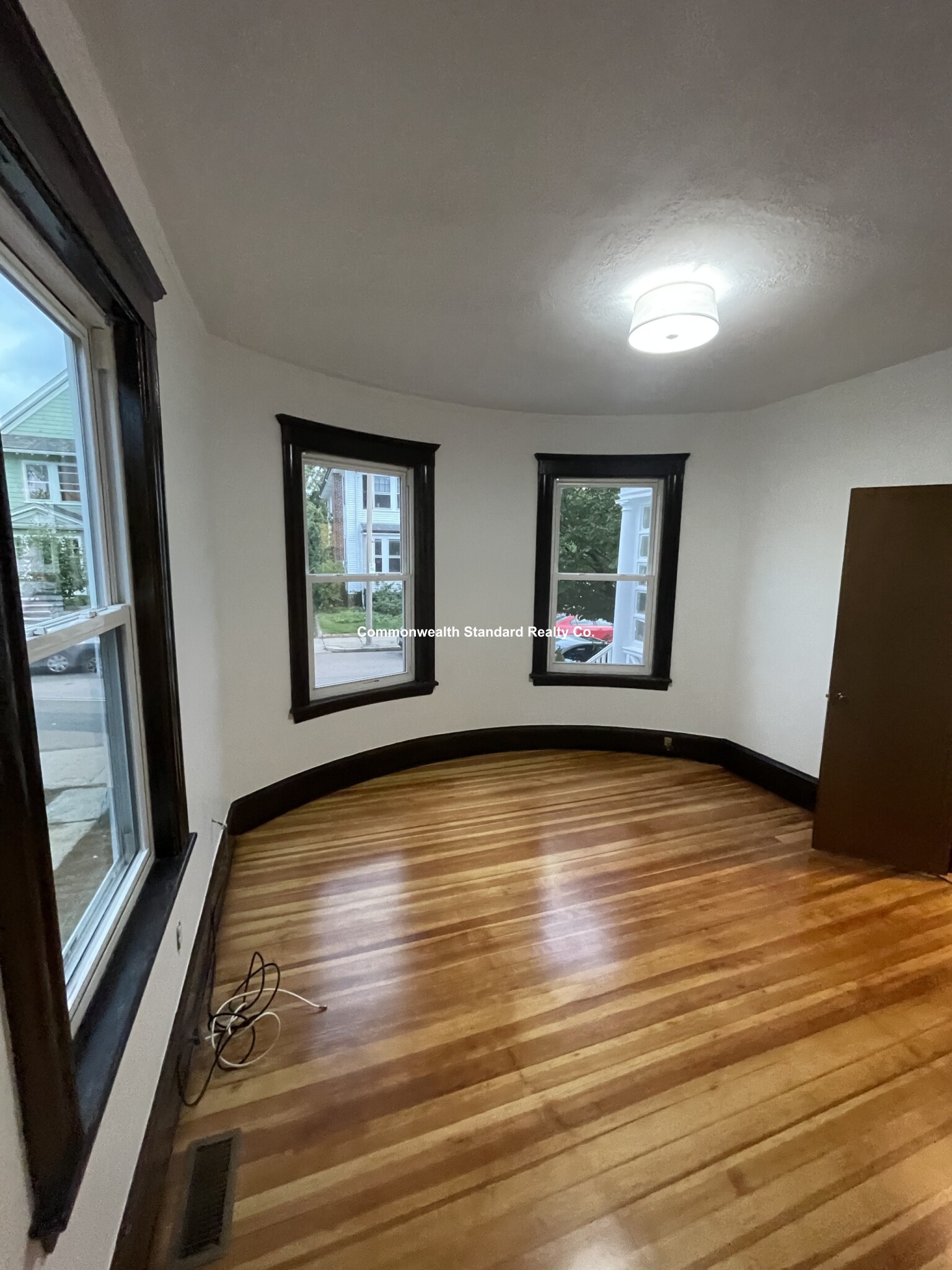 3 bed, 1 bath apartment for rent at 10 Pondview Ave Unit 1, Jamaica Plain — photo 15 of 50