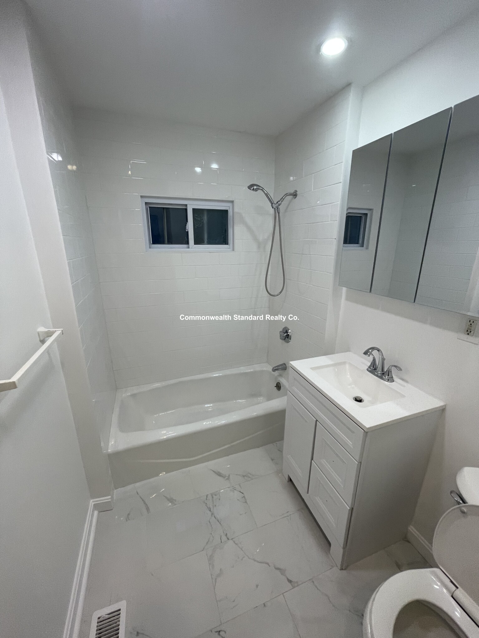 3 bed, 1 bath apartment for rent at 10 Pondview Ave Unit 1, Jamaica Plain — photo 35 of 50