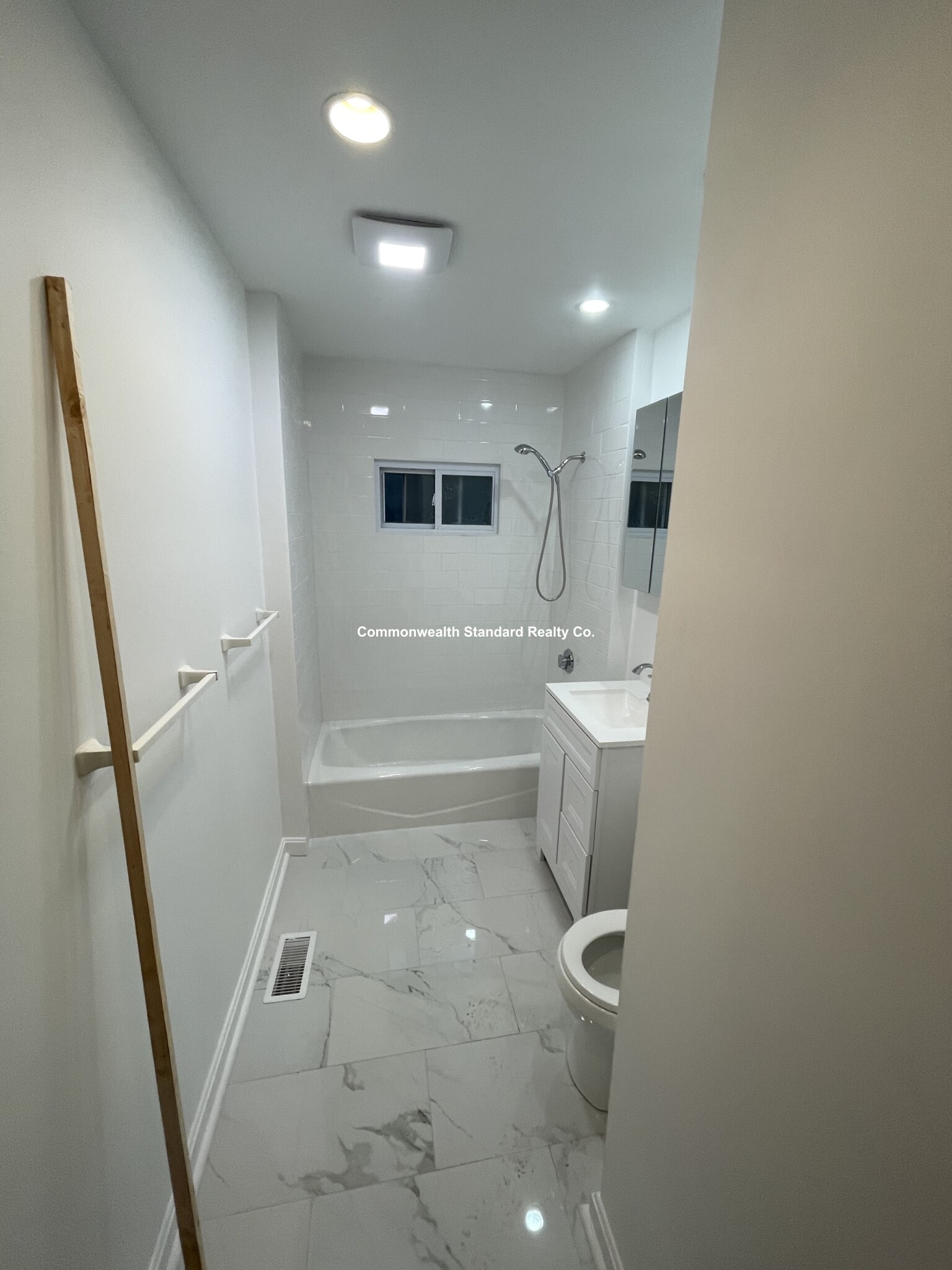 3 bed, 1 bath apartment for rent at 10 Pondview Ave Unit 1, Jamaica Plain — photo 29 of 50