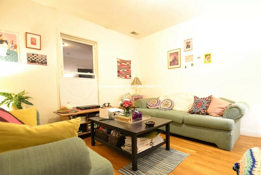 17 Pratt St, Allston